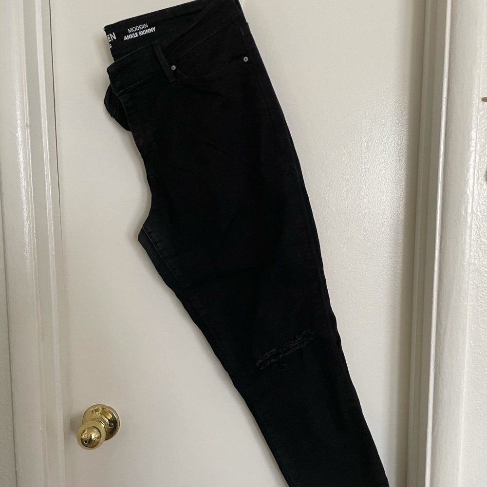 Levi’s Denizen Cutoff Distressed Black Jeans